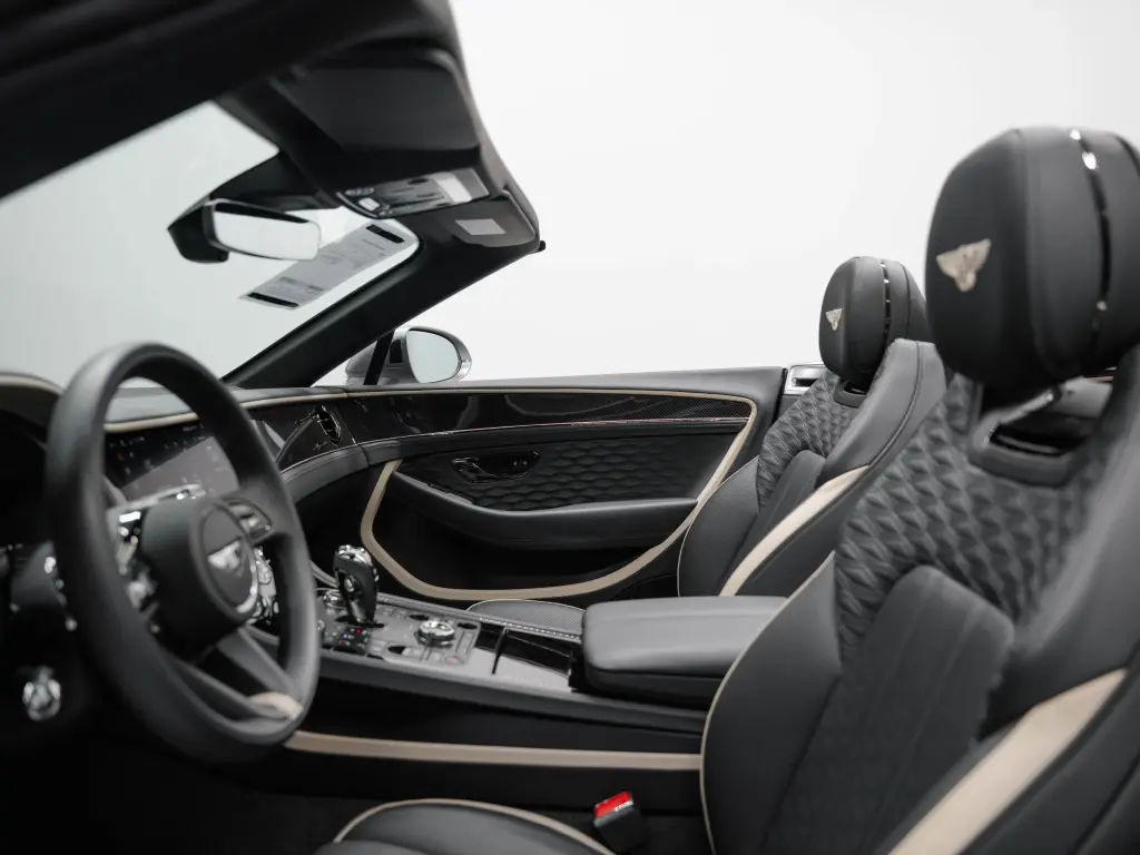 Image for 2025 Continental GT Convertible Speed First Edition V8 Hybrid at position 2