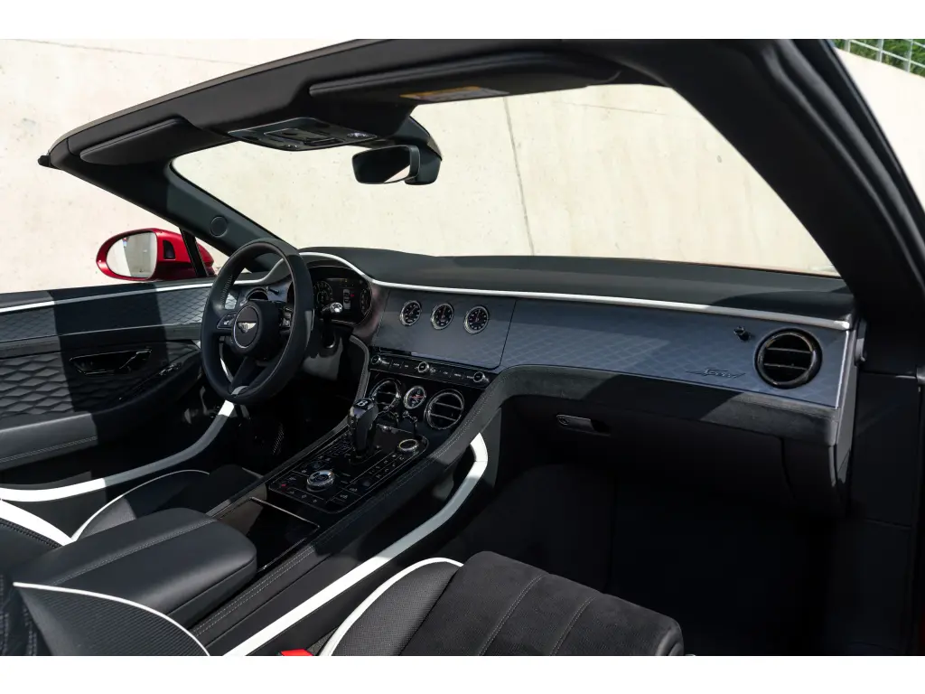 Image for 2025 Continental GT Convertible Speed First Edition V8 Hybrid at position 2