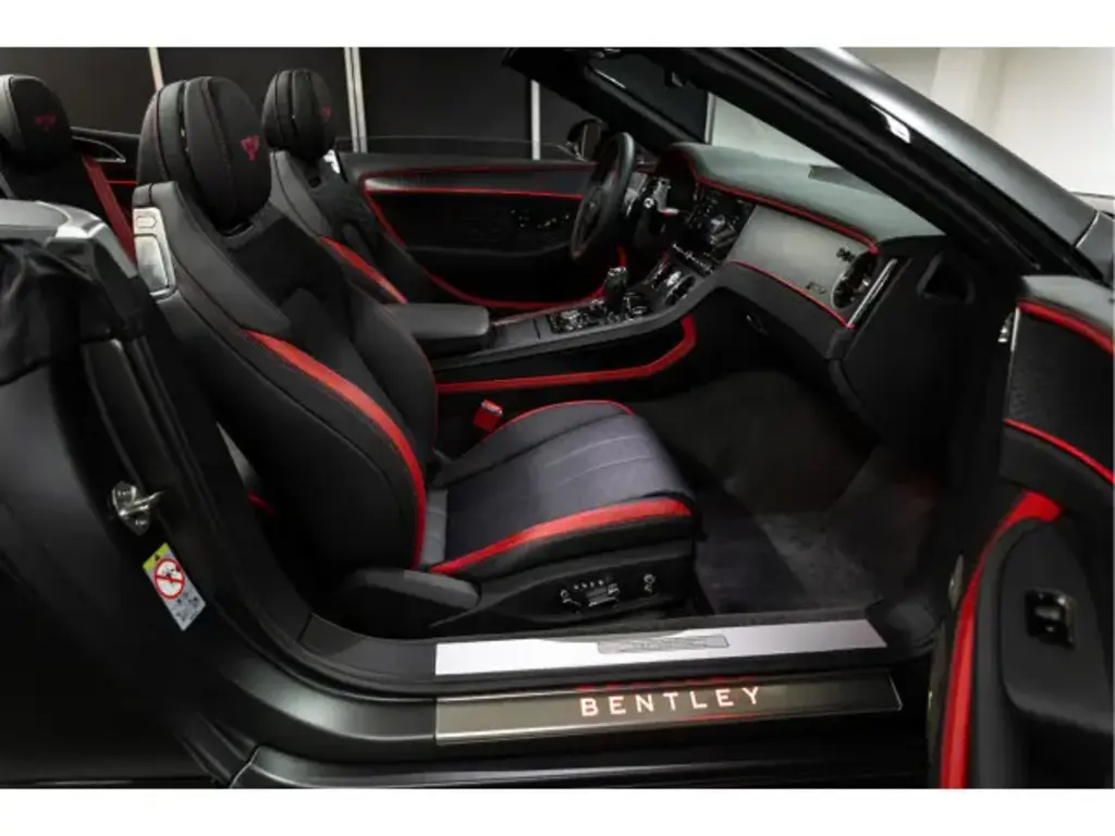 2025 Continental GT Convertible Speed First Edition V8 Hybrid vehicle image