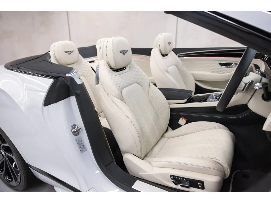 Image for 2025 Continental GT Convertible Speed First Edition V8 Hybrid at position 2