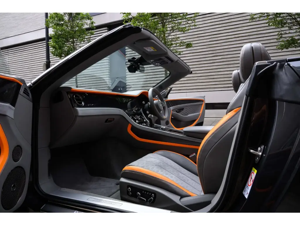 Image for 2025 Continental GT Convertible Speed First Edition V8 Hybrid at position 2