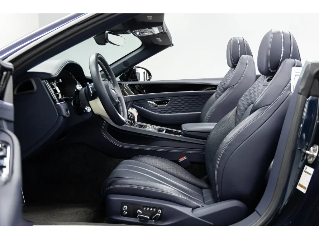 Image for 2025 Continental GT Convertible Speed First Edition V8 Hybrid at position 4