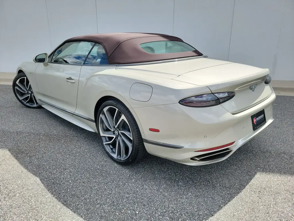 Image for 2025 Continental GT Convertible Speed V8 Hybrid at position 3
