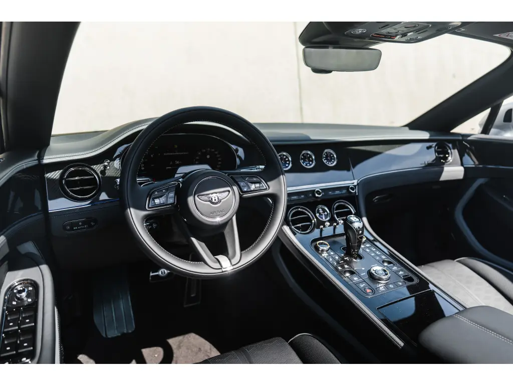 Image for 2026 Continental GT Convertible Speed V8 Hybrid at position 4