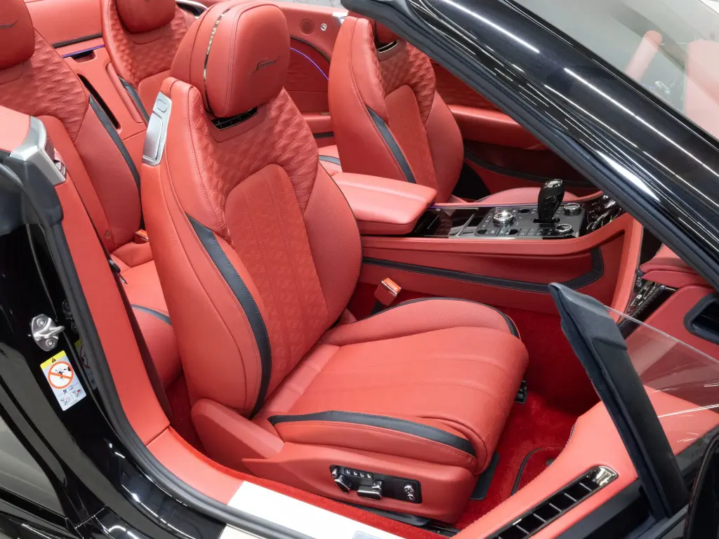 Image for 2026 Continental GT Convertible Speed V8 Hybrid at position 2