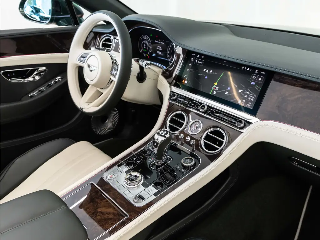 Image for 2026 Continental GT Convertible V8 Hybrid at position 2