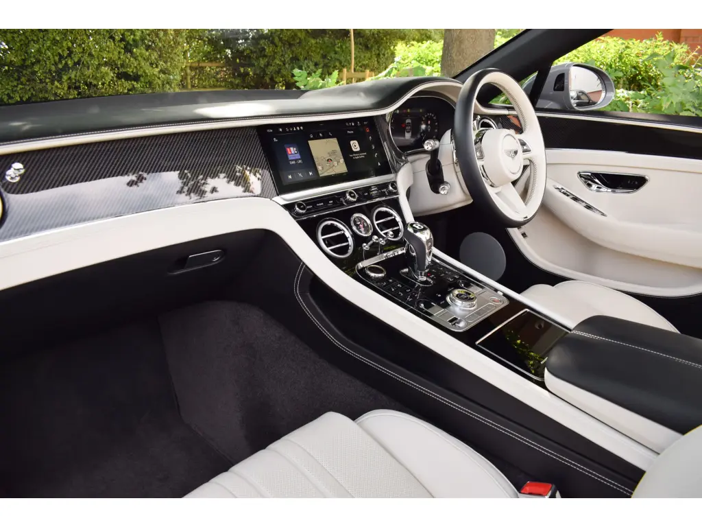 Image for 2026 Continental GT Convertible V8 Hybrid at position 2