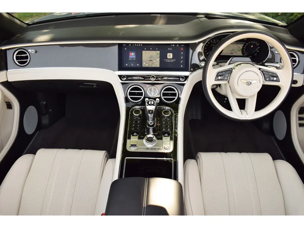 Image for 2026 Continental GT Convertible V8 Hybrid at position 4