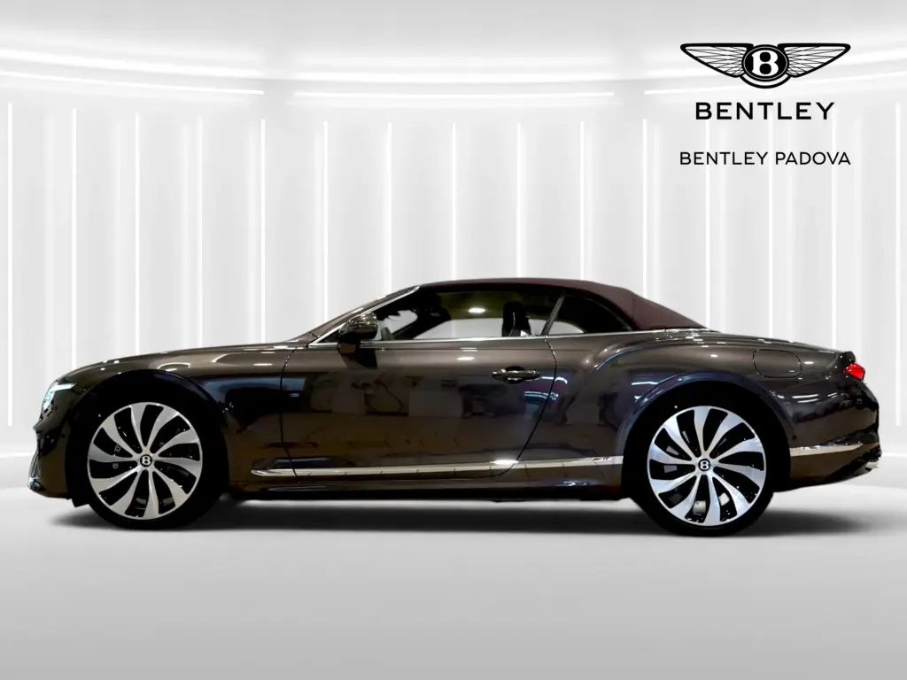 Image for 2026 Continental GT Convertible V8 Hybrid at position 5