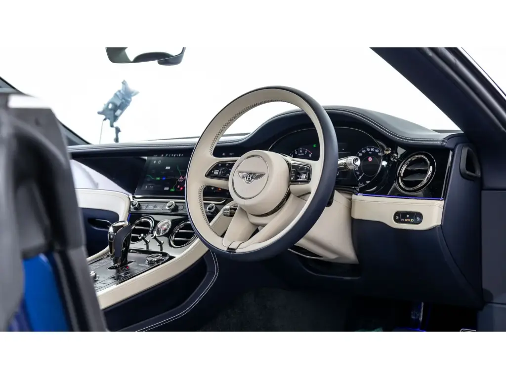 Image for 2026 Continental GT Convertible V8 Hybrid at position 4