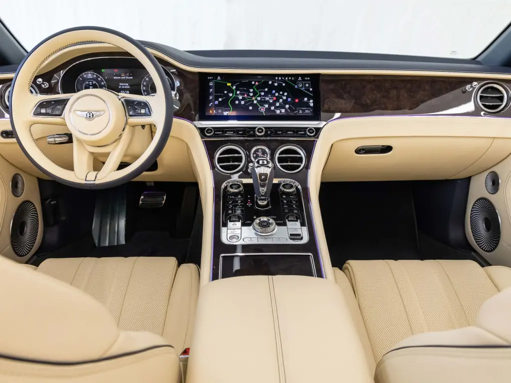 Image for 2026 Continental GT Convertible V8 Hybrid at position 4