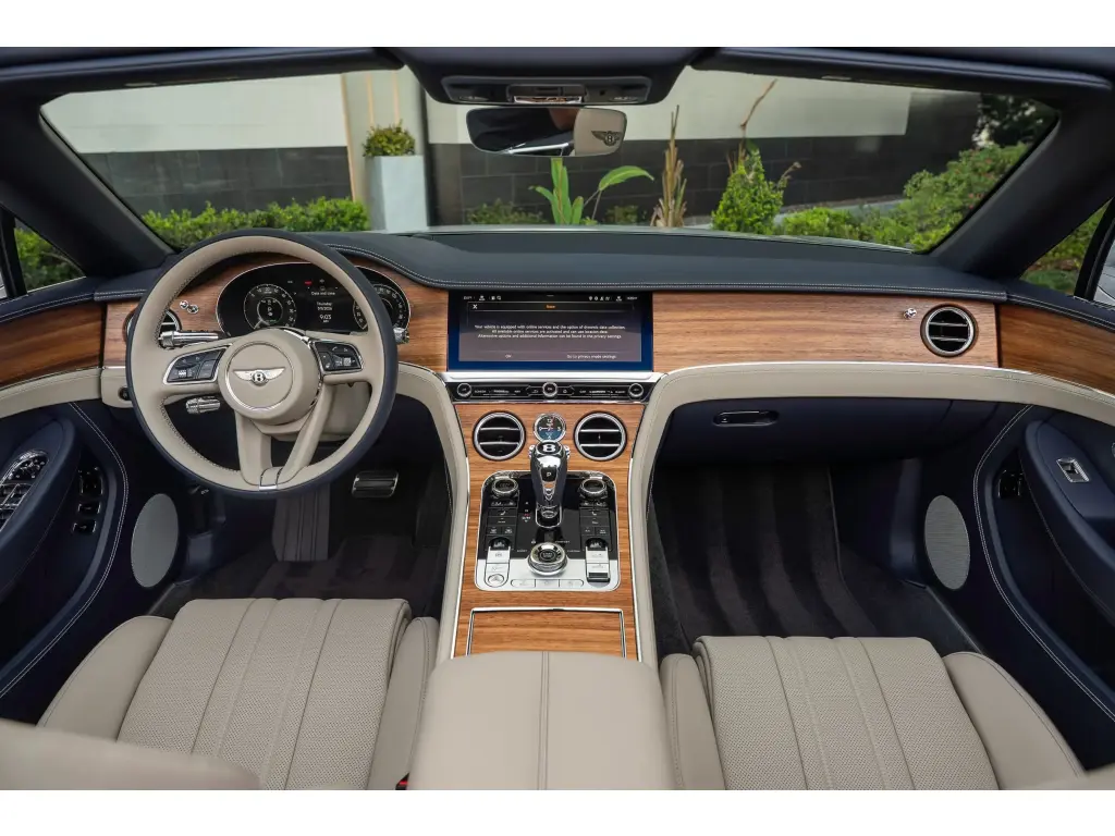 Image for 2026 Continental GT Convertible V8 Hybrid at position 4
