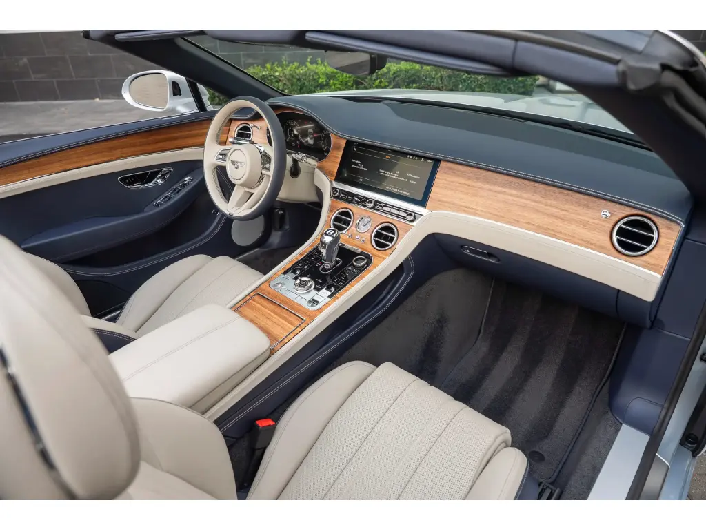 Image for 2026 Continental GT Convertible V8 Hybrid at position 2