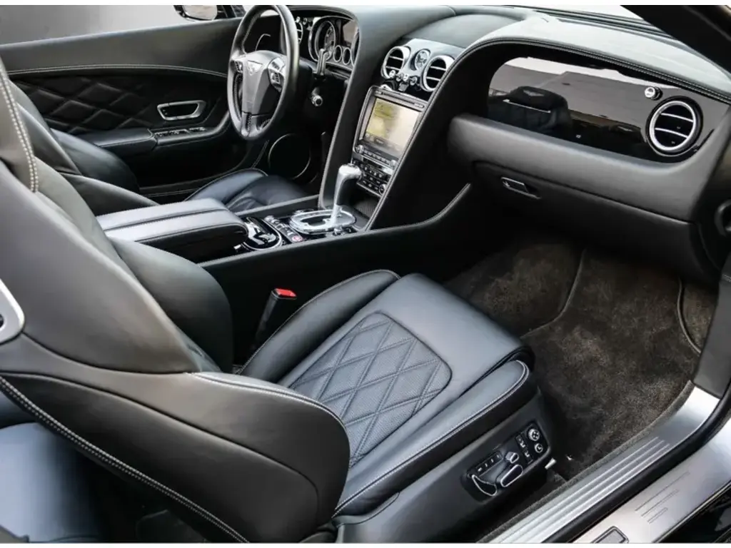 Image for 2013 Continental GT Convertible W12 at position 2