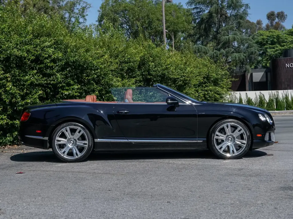 Image for 2014 Continental GT Convertible W12 at position 5