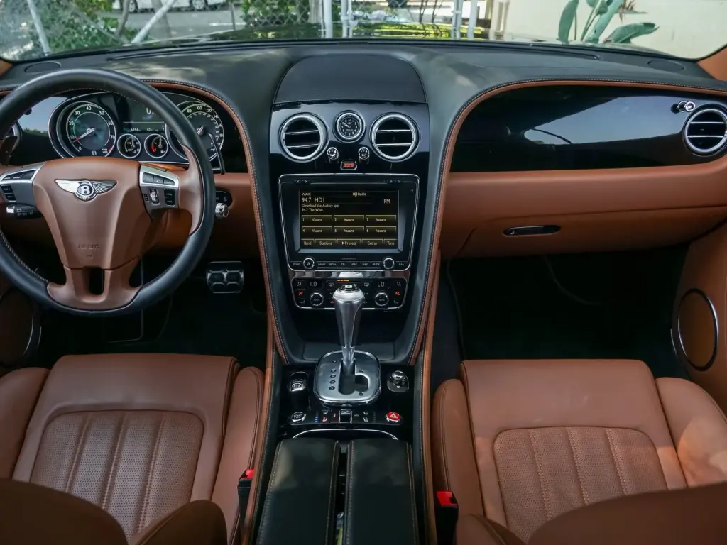 Image for 2014 Continental GT Convertible W12 at position 4