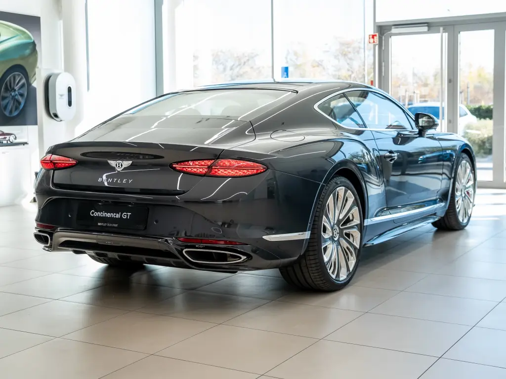 Image for 2026 Continental GT Mulliner V8 Hybrid at position 3
