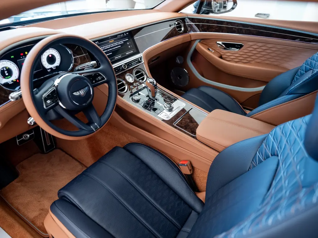 Image for 2026 Continental GT Mulliner V8 Hybrid at position 2