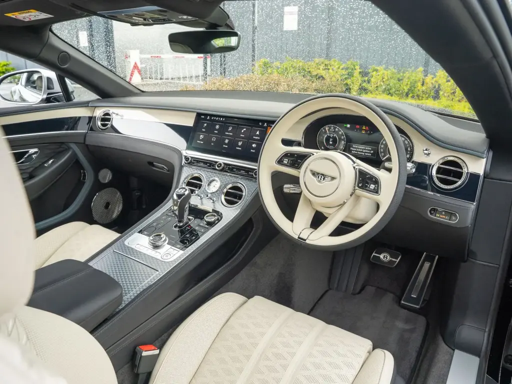 Image for 2026 Continental GT Mulliner V8 Hybrid at position 4