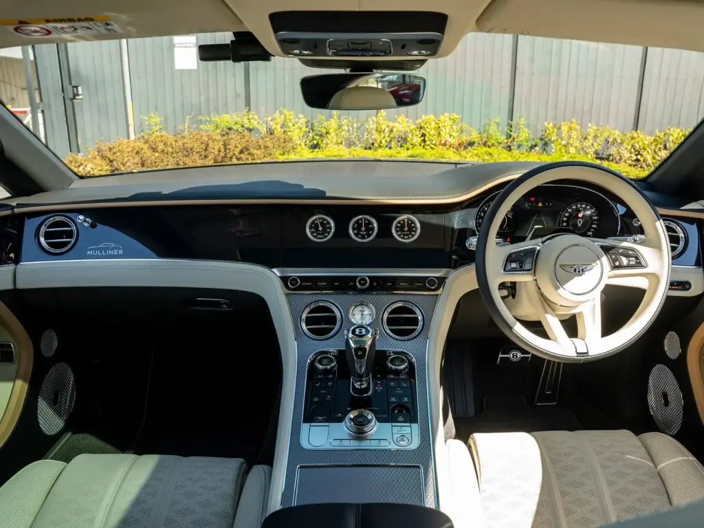 Image for 2026 Continental GT Mulliner V8 Hybrid at position 4