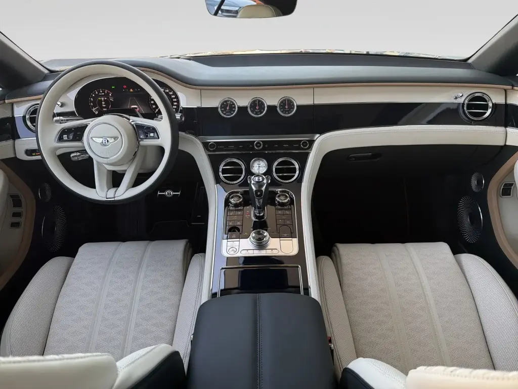 Image for 2026 Continental GT Mulliner V8 Hybrid at position 4