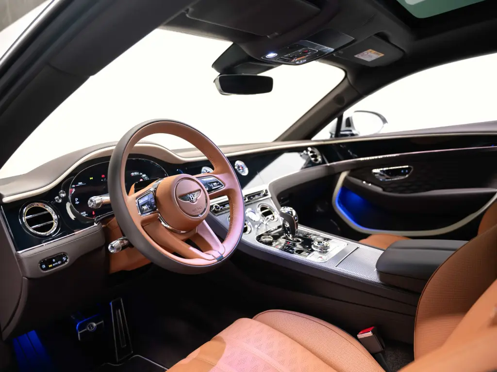 Image for 2026 Continental GT Mulliner V8 Hybrid at position 2