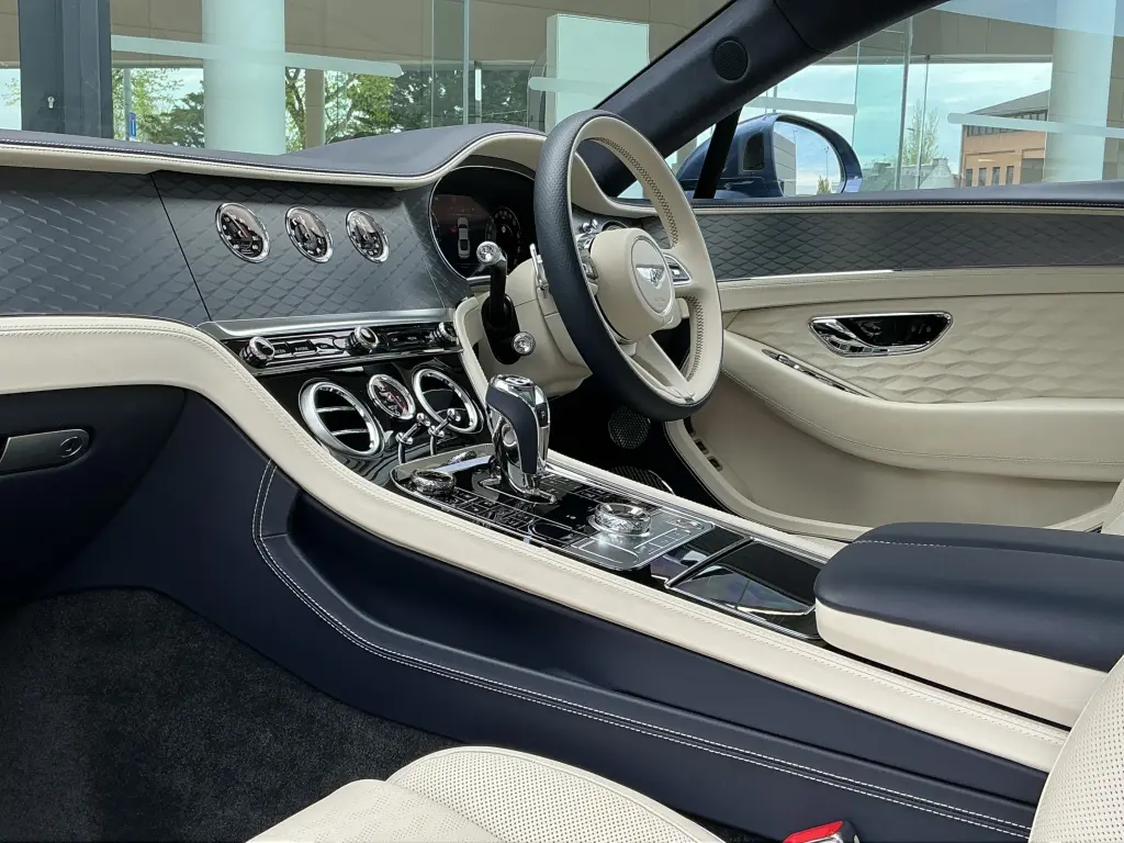 Image for 2025 Continental GT Speed First Edition V8 Hybrid at position 2
