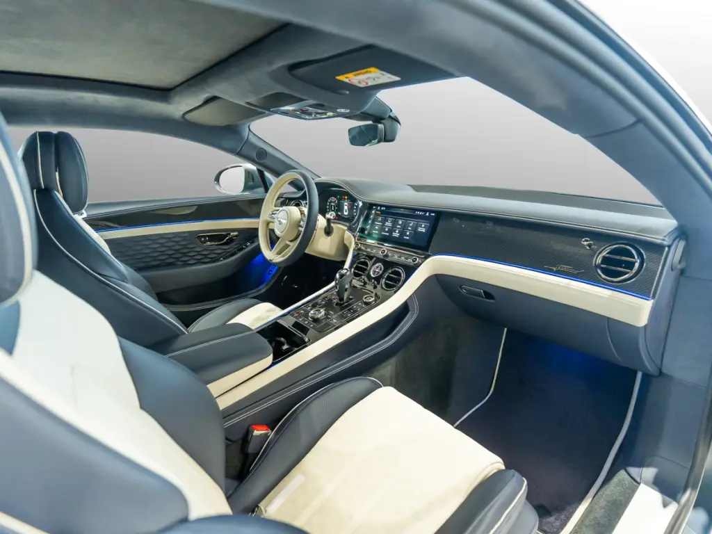Image for 2026 Continental GT Speed V8 Hybrid at position 2