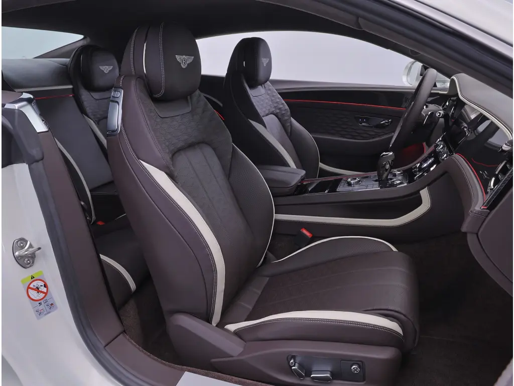 Image for 2026 Continental GT Speed V8 Hybrid at position 2