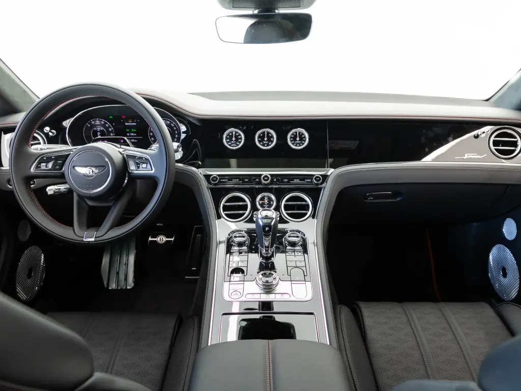 Image for 2026 Continental GT Speed V8 Hybrid at position 4
