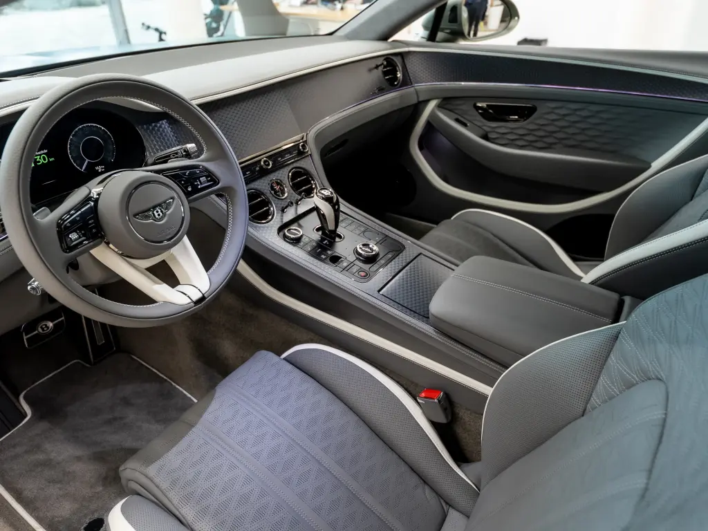 Image for 2026 Continental GT Speed V8 Hybrid at position 2