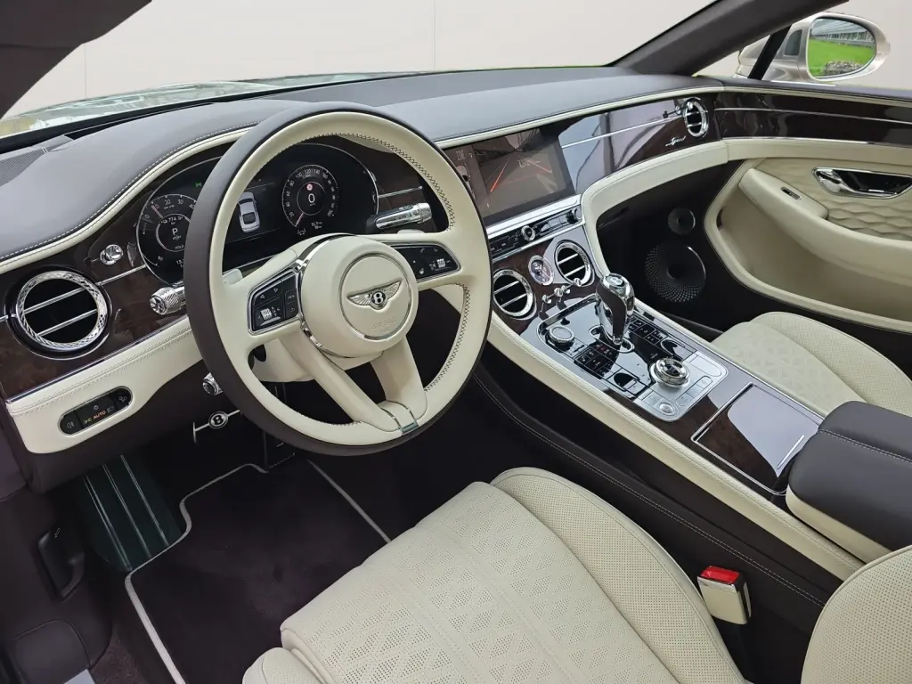 Image for 2026 Continental GT Speed V8 Hybrid at position 2
