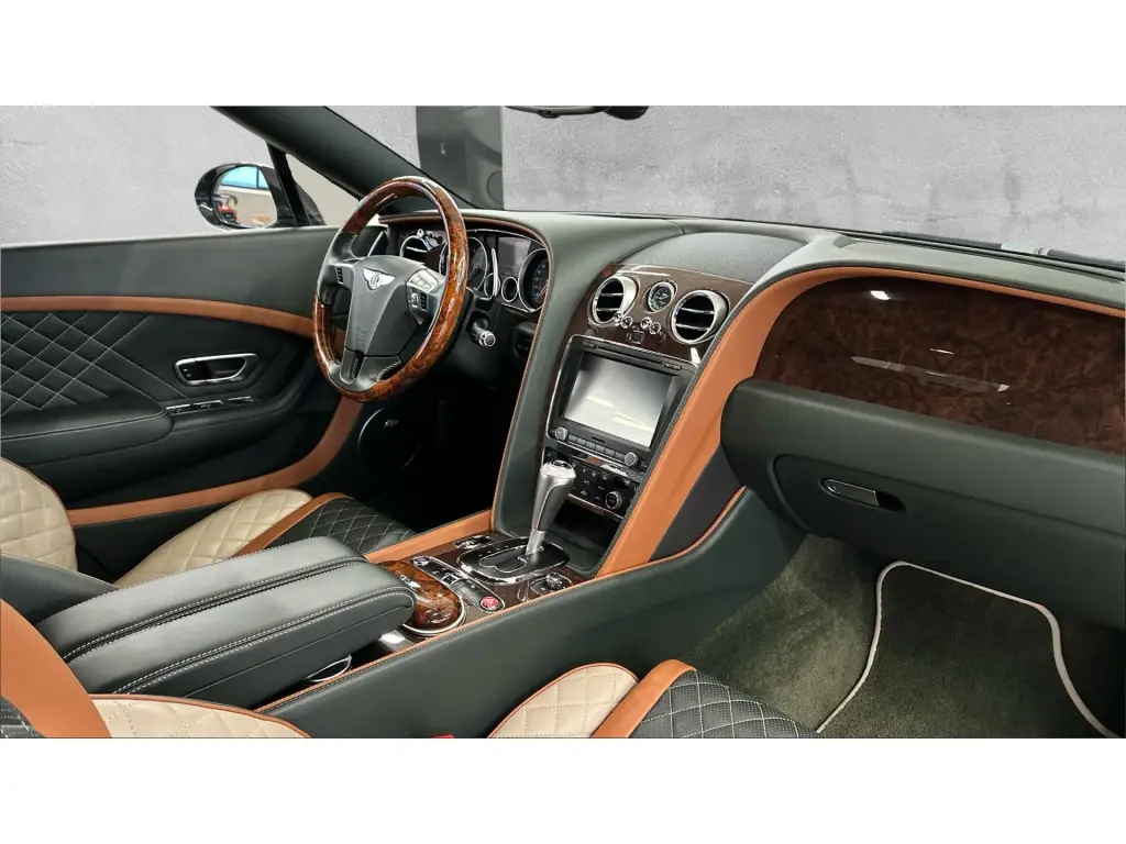 Image for 2018 Continental GT Supersports Convertible W12 at position 2