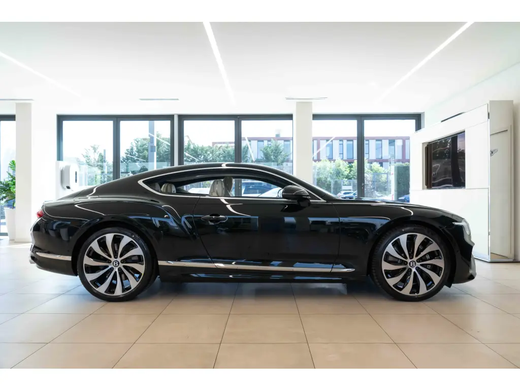 Image for 2026 Continental GT V8 Hybrid at position 5