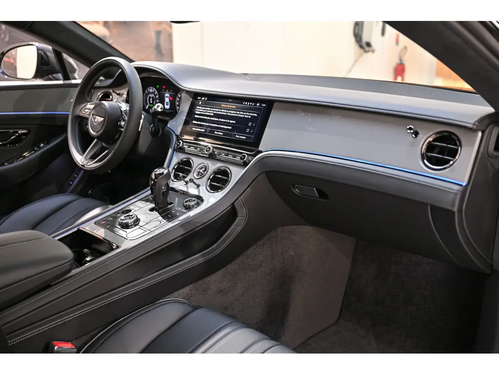 Image for 2026 Continental GT V8 Hybrid at position 2