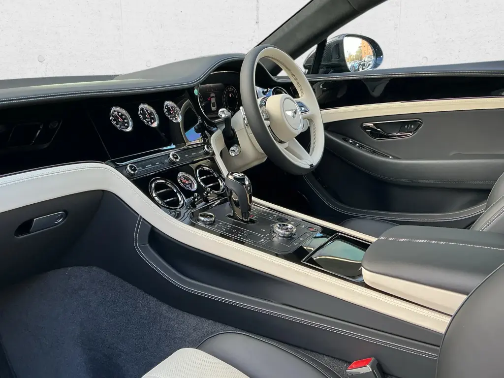 Image for 2026 Continental GT V8 Hybrid at position 2