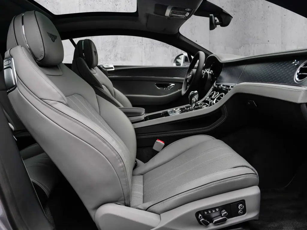 Image for 2026 Continental GT V8 Hybrid at position 2