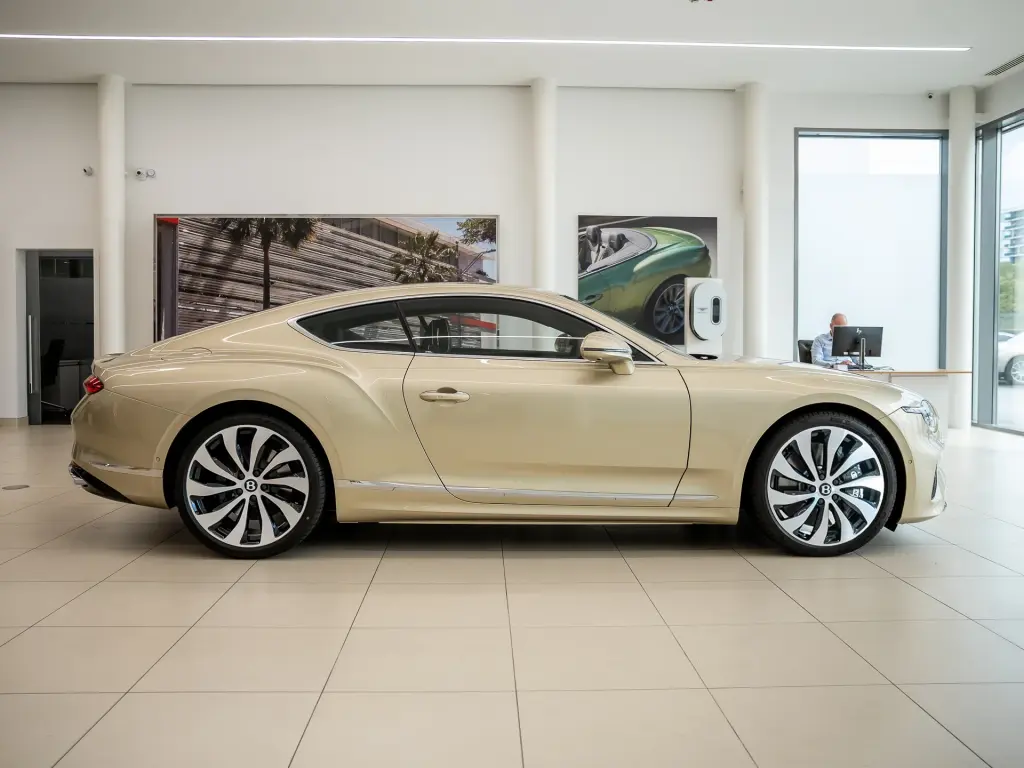 Image for 2026 Continental GT V8 Hybrid at position 5