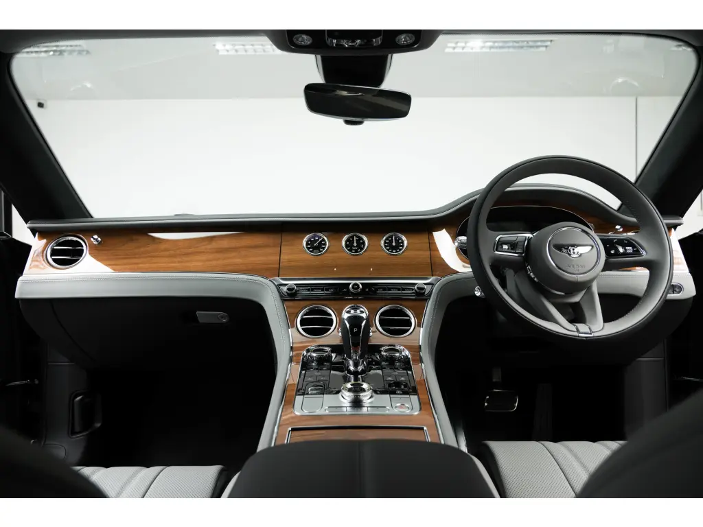 Image for 2026 Continental GT V8 Hybrid at position 4