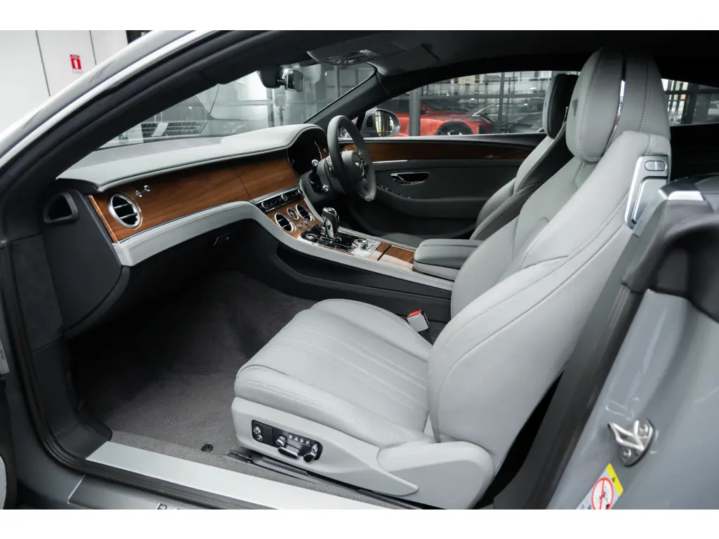Image for 2026 Continental GT V8 Hybrid at position 2