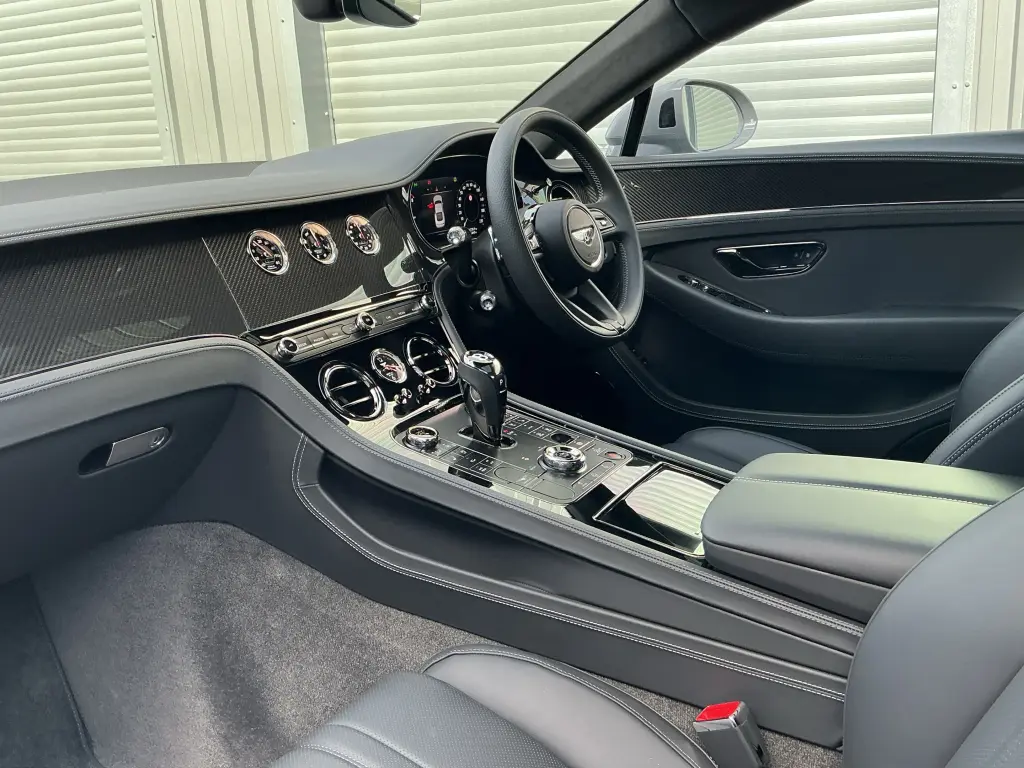 Image for 2026 Continental GT V8 Hybrid at position 2