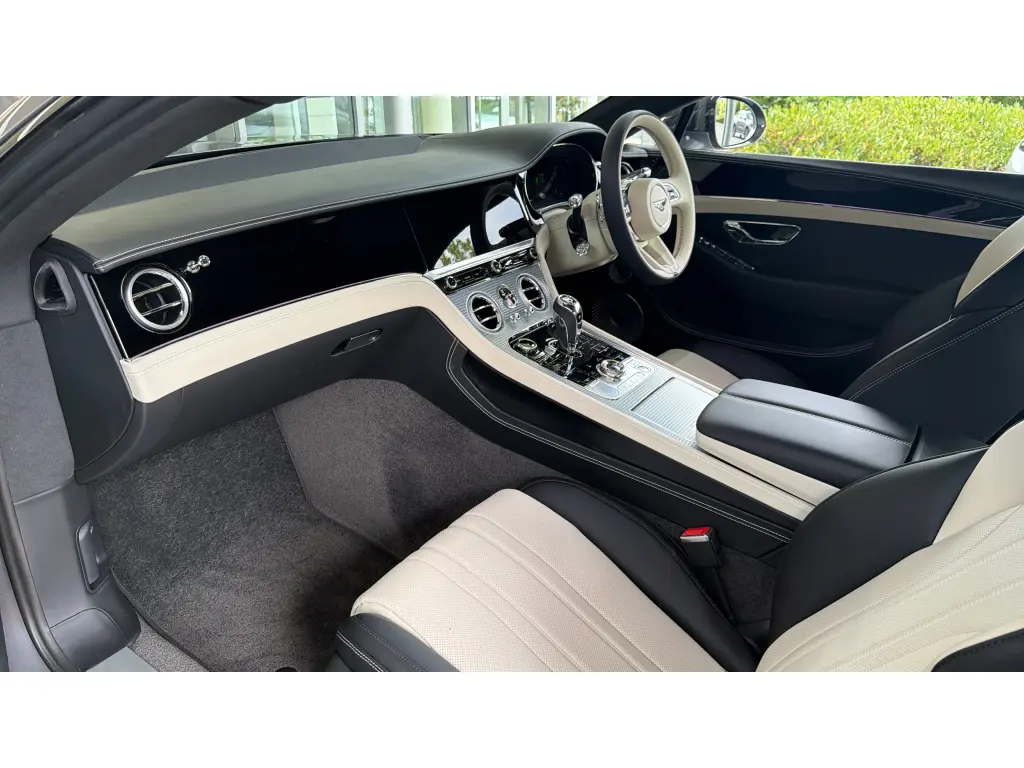 Image for 2026 Continental GT V8 Hybrid at position 2