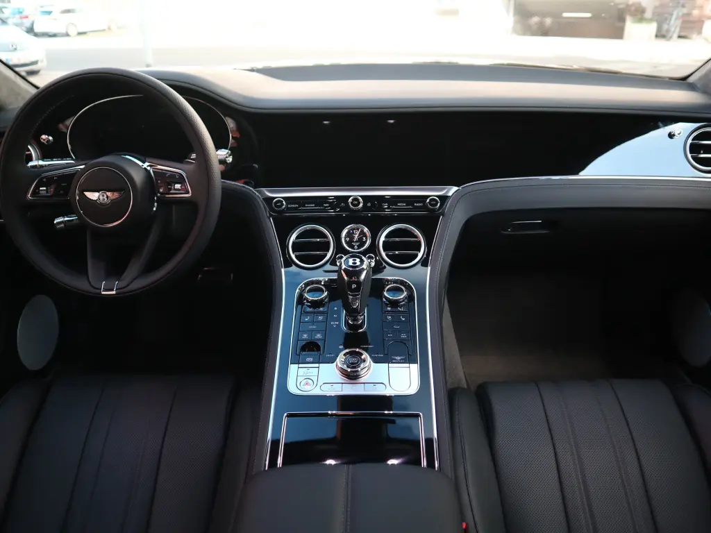 Image for 2026 Continental GT V8 Hybrid at position 4
