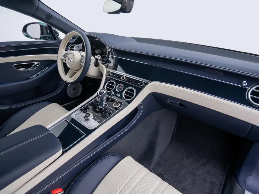 Image for 2026 Continental GT V8 Hybrid at position 2