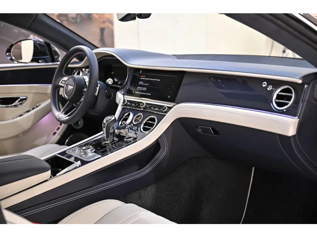Image for 2026 Continental GT V8 Hybrid at position 4