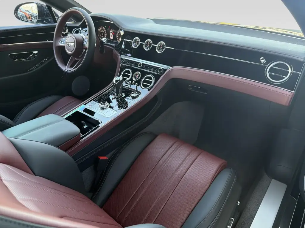Image for 2026 Continental GT V8 Hybrid at position 2