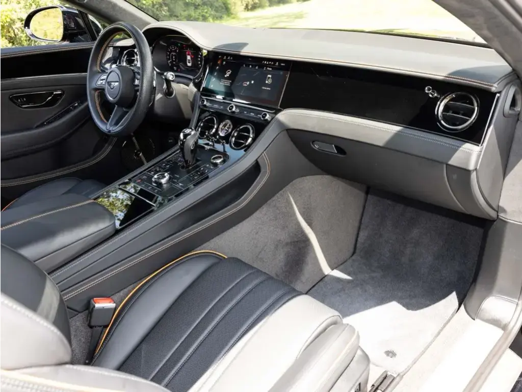 Image for 2026 Continental GT V8 Hybrid at position 4