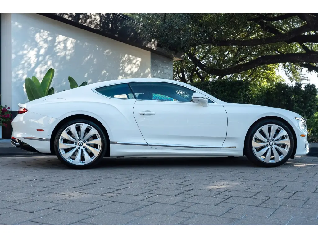 Image for 2026 Continental GT V8 Hybrid at position 5