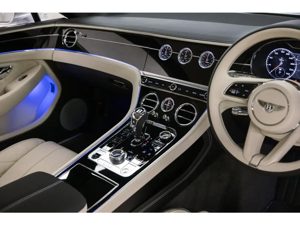 Image for 2022 Continental GT V8 at position 4