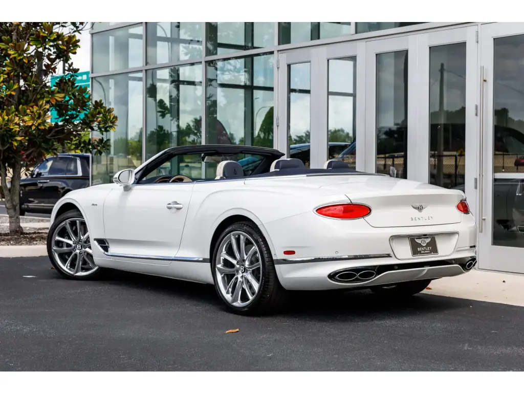 Image for 2023 Continental GTC Azure V8 at position 3